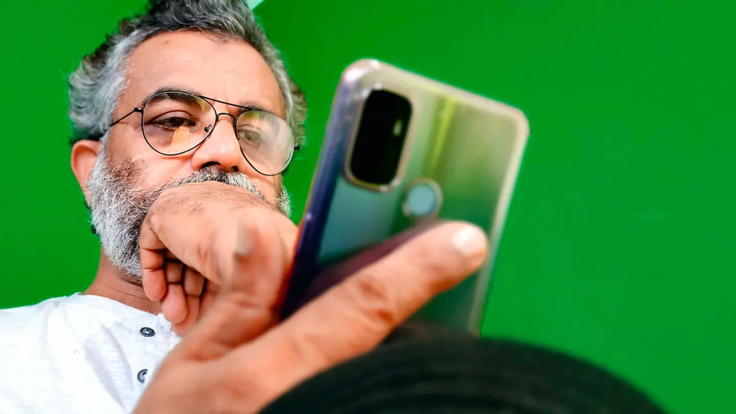 Cheap Phones for Seniors in 2024 – Affordable and Feature-Rich